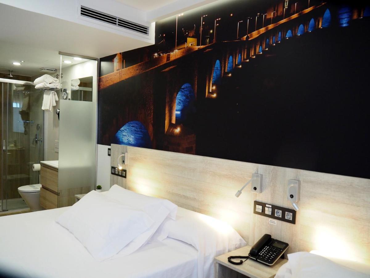 Hospital de Órbigo Hostal Don Suero De Quinones מראה חיצוני תמונה
