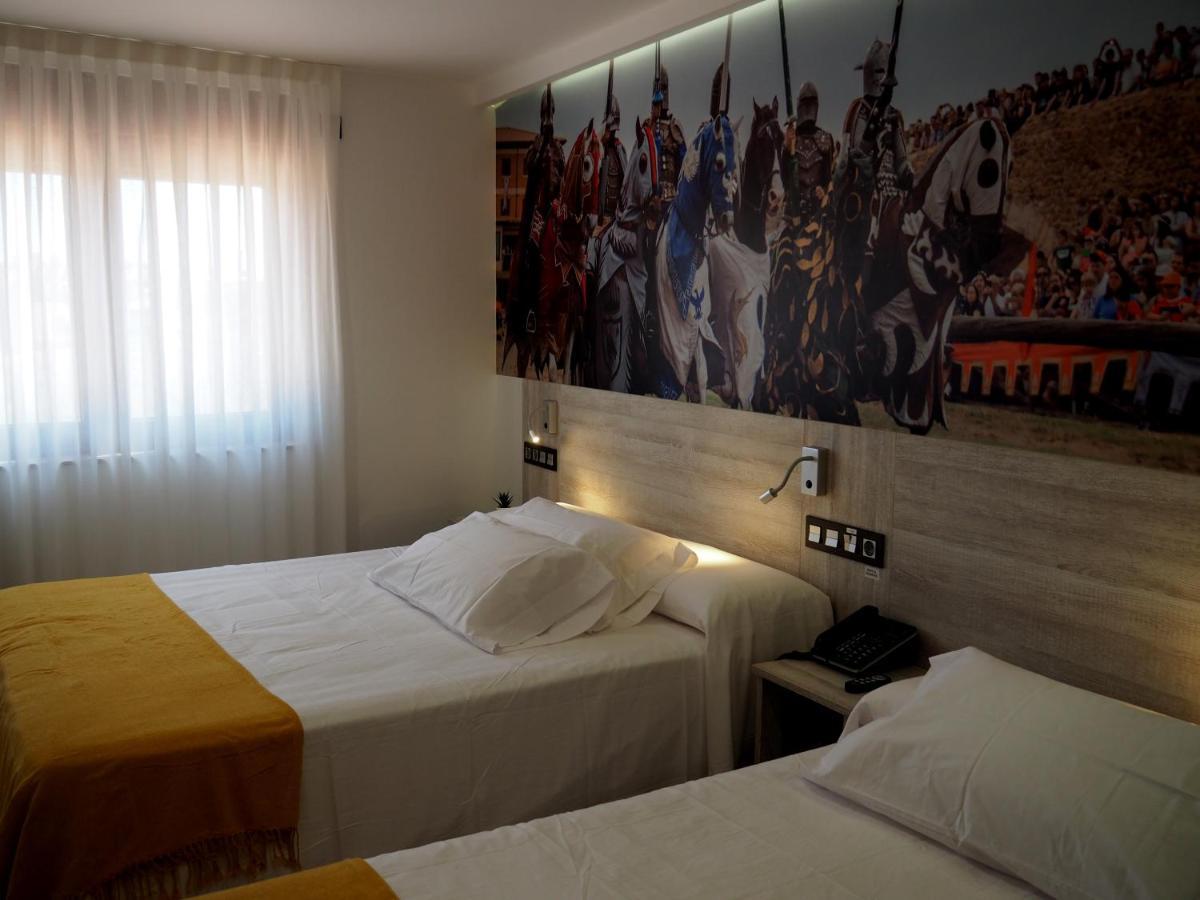 Hospital de Órbigo Hostal Don Suero De Quinones מראה חיצוני תמונה
