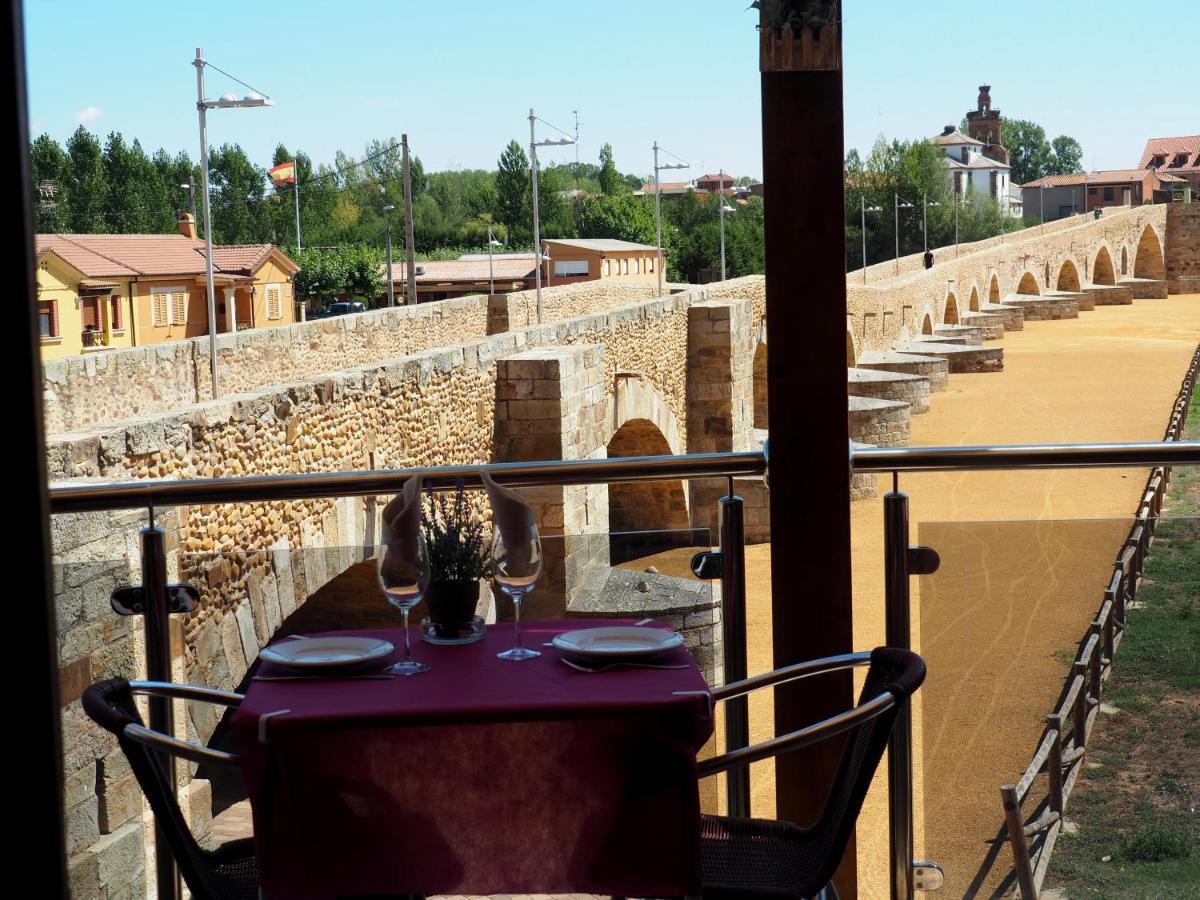 Hospital de Órbigo Hostal Don Suero De Quinones מראה חיצוני תמונה