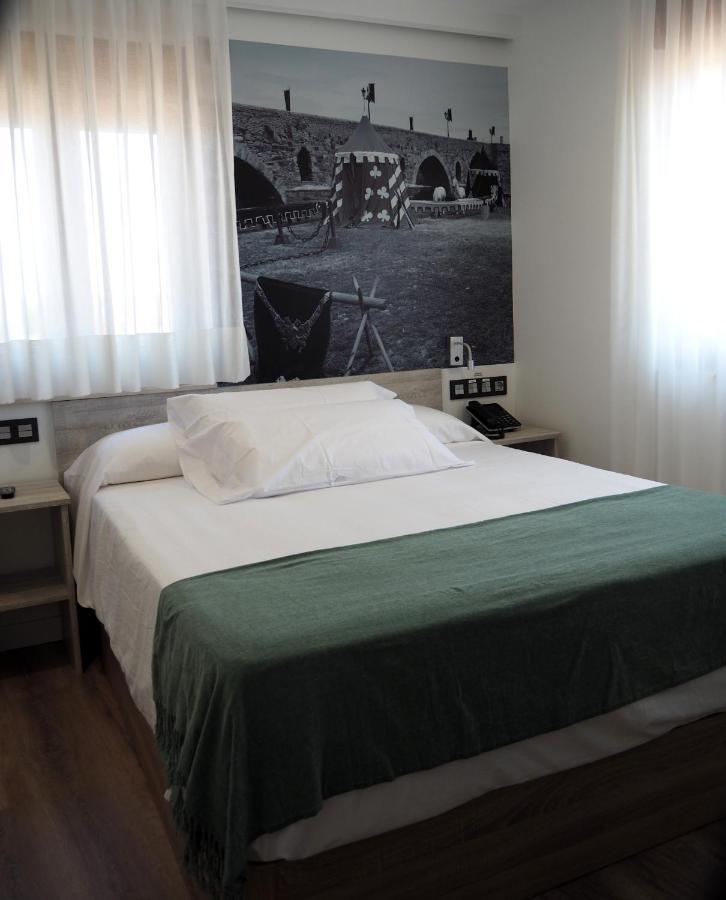 Hospital de Órbigo Hostal Don Suero De Quinones מראה חיצוני תמונה
