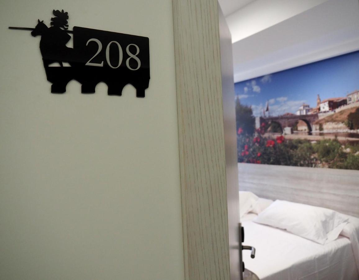 Hospital de Órbigo Hostal Don Suero De Quinones מראה חיצוני תמונה